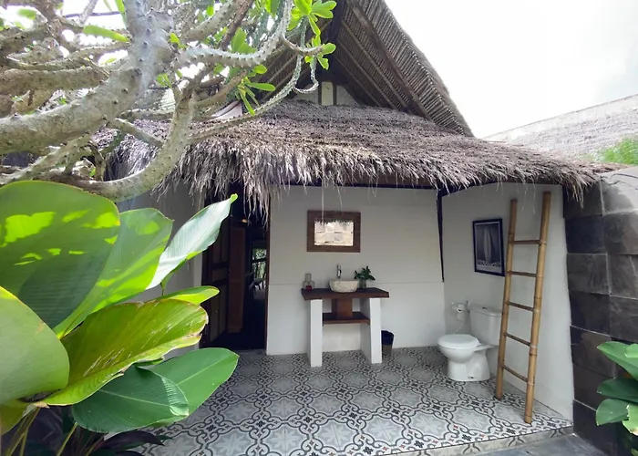 Flower Bud Bungalow Balangan